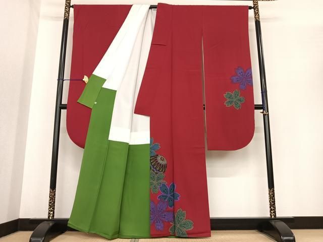 平和屋着物●豪華振袖　舞花文　毬　真紅色地　西武百貨店扱い　正絹　逸品　AABF0201fy 平和屋着物○豪華振袖 舞花文 毬 真紅色地 西武百貨店扱い 正絹
