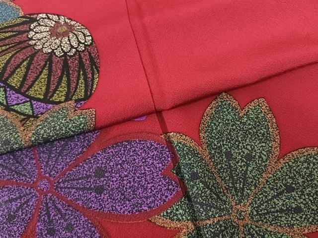 平和屋着物●豪華振袖　舞花文　毬　真紅色地　西武百貨店扱い　正絹　逸品　AABF0201fy 平和屋着物○豪華振袖 舞花文 毬 真紅色地 西武百貨店扱い 正絹 逸品