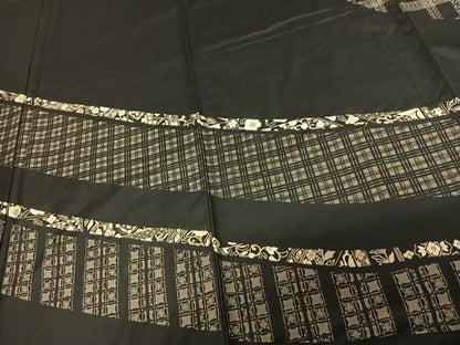 平和屋着物●本場大島紬　刺繍　熨斗花文　黒地　正絹　逸品　AABF0252fy