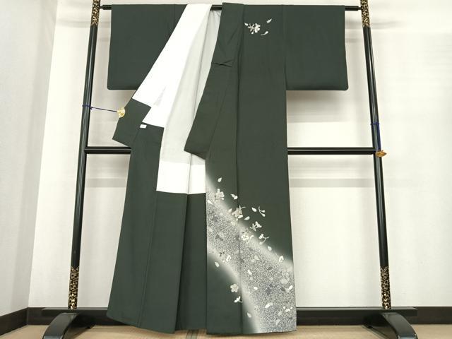 平和屋着物●世界的ファッションデザイナー　山本寛斎　kansaiブランド　訪問着　舞花文　暈し染め　金彩　正絹　逸品　AABF0257fy