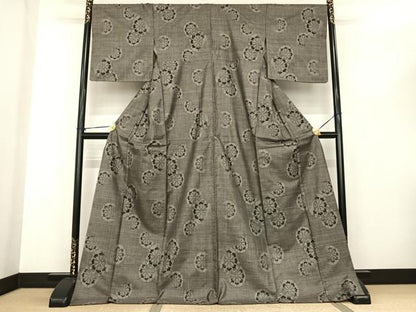平和屋着物●本場大島紬　カタス9マルキ　源氏車文　ロング丈　正絹　逸品　AABF0287fy