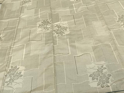 平和屋着物●本場大島紬　白大島　120亀甲　瓦草花文　正絹　逸品　AABF0305fy