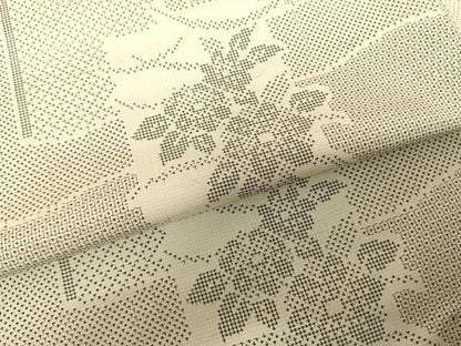平和屋着物●本場大島紬　白大島　120亀甲　瓦草花文　正絹　逸品　AABF0305fy