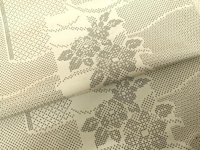 平和屋着物●本場大島紬　白大島　120亀甲　瓦草花文　正絹　逸品　AABF0305fy