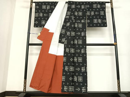 平和屋着物●本場琉球絣　紬　黒地　正絹　逸品　AABF0308fy