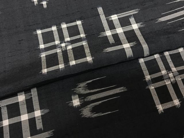 平和屋着物●本場琉球絣　紬　黒地　正絹　逸品　AABF0308fy