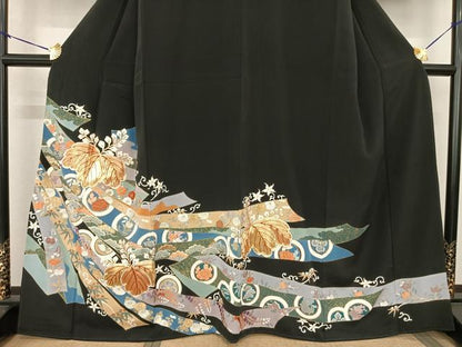 平和屋着物●豪華黒留袖　駒刺繍　熨斗花文　金彩　正絹　逸品　未使用　AABF0358fy