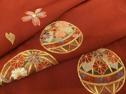 平和屋着物●豪華振袖 駒刺繍 毬 舞花文 紅海老茶色 金糸 正絹 逸品 AABF0379fy
