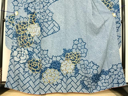 平和屋着物●豪華振袖　駒刺繍　総絞り　舞花文　正絹　逸品　AABF0385fy