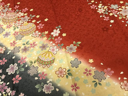 平和屋着物●豪華振袖　鞠　舞花文　暈し染め　金彩　京都きもの友禅扱い　正絹　逸品　AABF0404fy