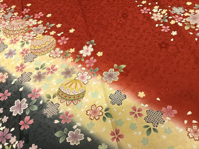 平和屋着物●豪華振袖　鞠　舞花文　暈し染め　金彩　京都きもの友禅扱い　正絹　逸品　AABF0404fy