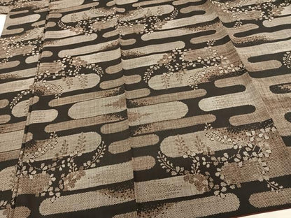平和屋着物●本場大島紬　一元7マルキ　霞取り草葉文　正絹　逸品　AABF0426fy