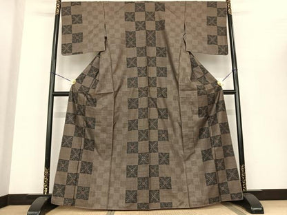 平和屋着物●本場大島紬　カタス7マルキ　市松吉祥花文　正絹　逸品　未使用　AABF0430fy