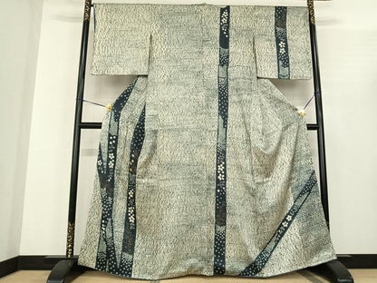 平和屋着物●訪問着　絞り　刺繍　草花間道　金銀糸　金彩　正絹　逸品　AABF0456fy