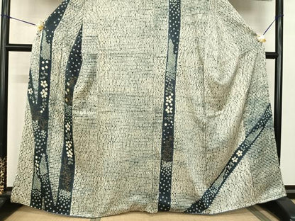 平和屋着物●訪問着　絞り　刺繍　草花間道　金銀糸　金彩　正絹　逸品　AABF0456fy