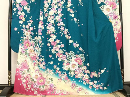 平和屋着物●豪華振袖 刺繍 草花文 暈し染め 金糸 金彩 銀通し地 正絹 逸品 AABF0529fy