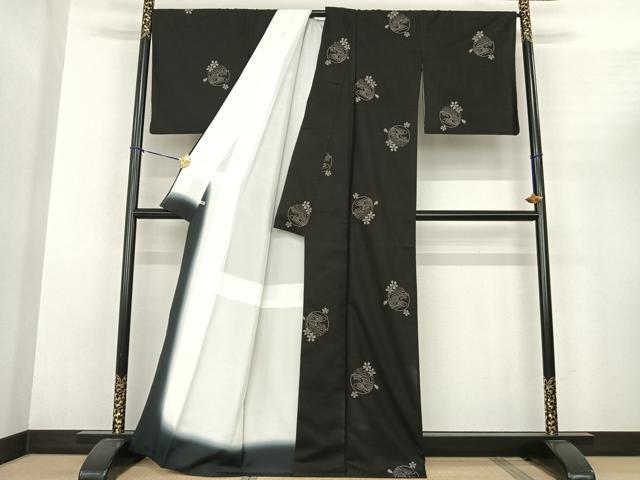 平和屋着物●本場大島紬 カタス9マルキ 地空き 舞桜丸文 黒地 さが美扱い 正絹 逸品 AABF0540fy