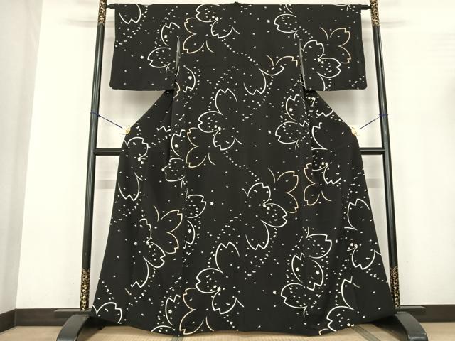 平和屋着物●上質な小紋 舞桜文 黒地 金彩 鬼しぼ縮緬 正絹 逸品 AABF0571fy