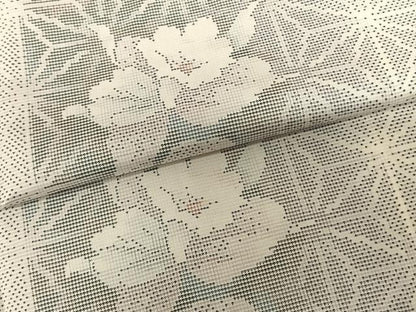 平和屋着物●本場大島紬　白大島　一元7マルキ　麻の葉文様　草花間道　暈し染め　正絹　逸品　未使用　AABF0608fy