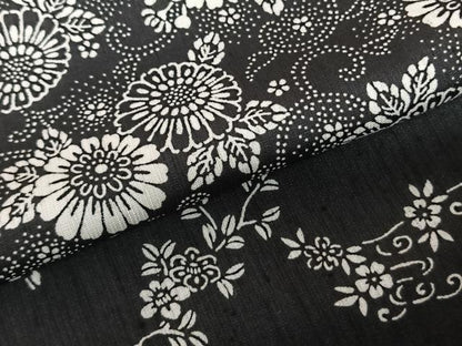 平和屋着物●訪問着 紬地 型染め 花唐草文 黒地 正絹 逸品 AABF0641fy