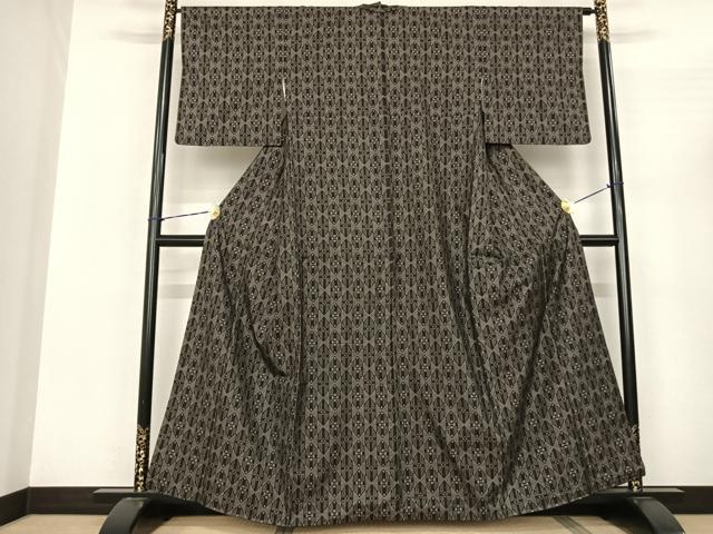 平和屋着物●本場大島紬 カタス9マルキ 菱花文 正絹 逸品 AABF0686fy