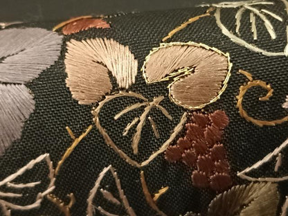 平和屋着物●訪問着 本場大島紬 総刺繍 葡萄蔦の葉文 黒地 金糸 正絹 逸品 AABF0689fy