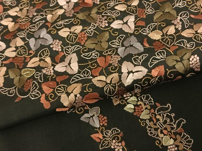 平和屋着物●訪問着 本場大島紬 総刺繍 葡萄蔦の葉文 黒地 金糸 正絹 逸品 AABF0689fy