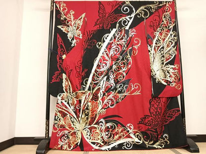 平和屋着物●豪華振袖　駒刺繍　舞蝶文　金銀彩　銀通し地　正絹　逸品　AABF0698fy