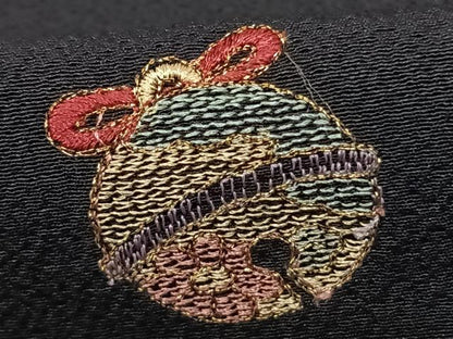平和屋着物●上質な小紋　総刺繍　鈴　舞花文　黒地　金糸　正絹　逸品　AABF0706fy