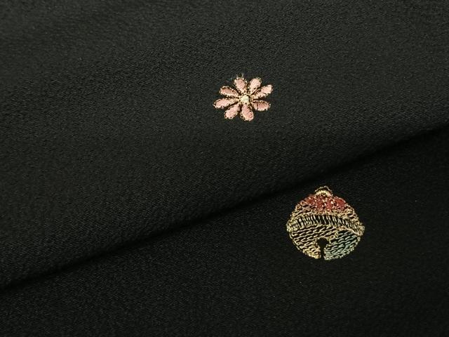 平和屋着物●上質な小紋　総刺繍　鈴　舞花文　黒地　金糸　正絹　逸品　AABF0706fy
