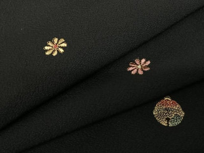 平和屋着物●上質な小紋　総刺繍　鈴　舞花文　黒地　金糸　正絹　逸品　AABF0706fy