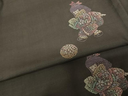 平和屋着物●本場大島紬　カタス9マルキ　人物毬文　正絹　逸品　AABF0757fy