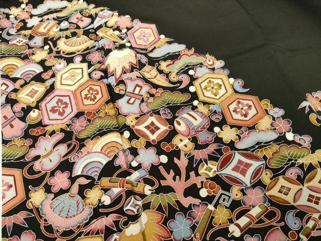 平和屋着物●豪華黒留袖　友禅　刺繍　宝尽くし地紋　金彩　正絹　逸品　AABF0887ck