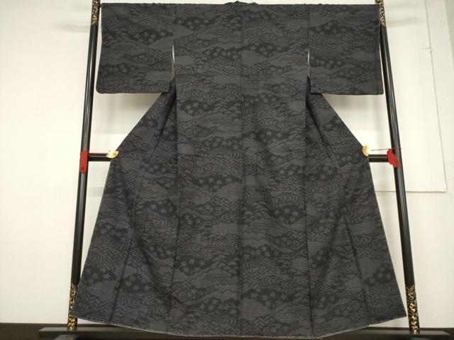 平和屋着物●結城紬　80亀甲　雲重ね文　黒地　正絹　逸品　未使用　AABF0929ck 平和屋着物○結城紬 80亀甲 雲重ね文 黒地 正絹 逸品 未使用 AABF0929ck