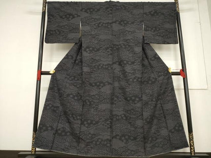 平和屋着物●結城紬　80亀甲　雲重ね文　黒地　正絹　逸品　未使用　AABF0929ck