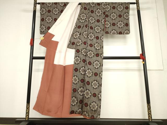 平和屋着物○本場大島紬 龍郷絣 花菱文 正絹 逸品 AABF0953ck