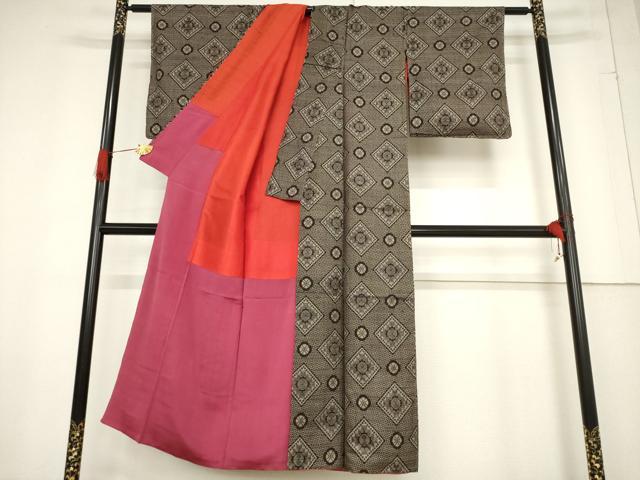 平和屋着物●本場大島紬　龍郷絣　花菱文　正絹　逸品　AABF0954ck