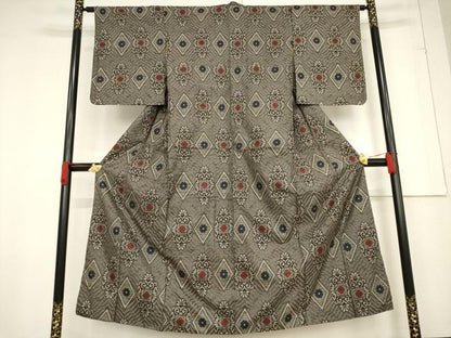 平和屋着物●本場大島紬　龍郷絣　花菱文　正絹　逸品　AABF0955ck