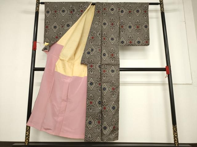 平和屋着物○本場大島紬 龍郷絣 花菱文 正絹 逸品 AABF0955ck