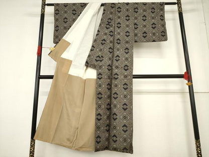 平和屋着物●本場大島紬　龍郷絣　花菱文　松　正絹　逸品　AABF0959ck