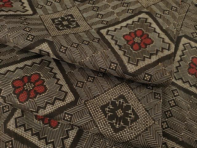 平和屋着物●本場大島紬　龍郷絣　花菱文　正絹　逸品　AABF0960ck