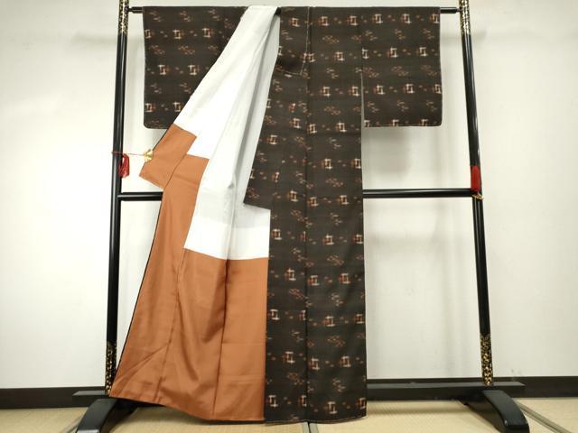 平和屋着物○国指定重要無形文化財 本場久米島紬 手織 琉球