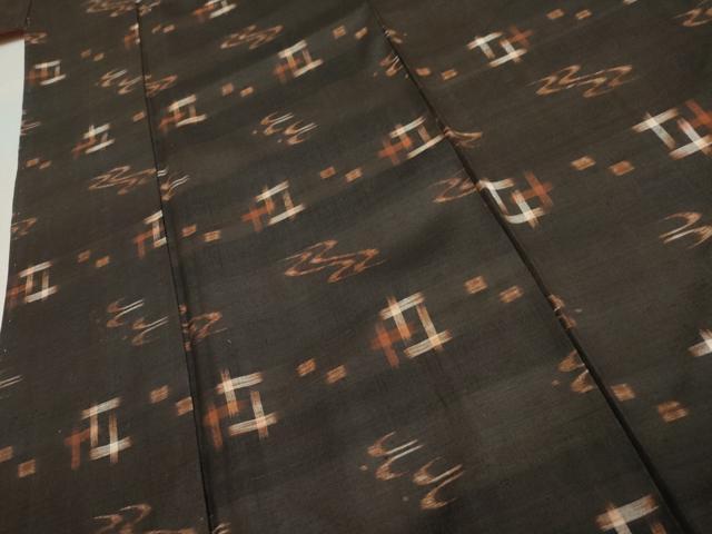 平和屋着物○国指定重要無形文化財 本場久米島紬 手織 琉球