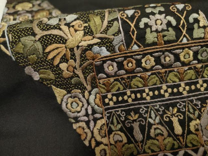平和屋着物●本場大島紬　訪問着　総刺繍　吉祥更紗花鳥文　金糸　正絹　逸品　AABF1026cs
