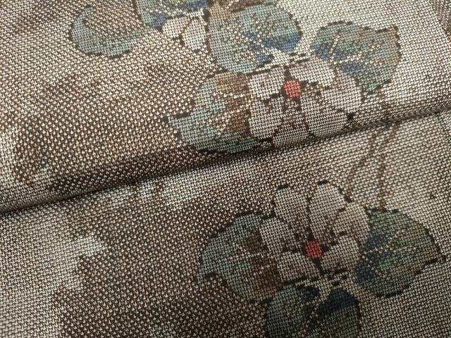 平和屋着物●本場大島紬　泥染め　カタス9マルキ　花唐草文　正絹　逸品　未使用　AABF1037cs