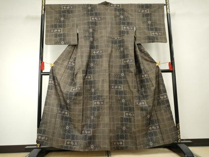平和屋着物●本場大島紬　泥染め　カタス9マルキ　吉祥変わり市松文　正絹　逸品　AABF1044cs