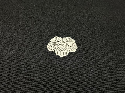 平和屋着物■豪華黒留袖　駒刺繍　扇草花文　金彩　ますいわ屋扱い　正絹　逸品　AABF1130oa