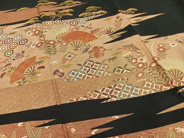 平和屋着物■豪華黒留袖 作家物 龍谷 佐賀錦 駒刺繍 扇宝尽くし花文 金彩 正絹 逸品 AABF1193oa
