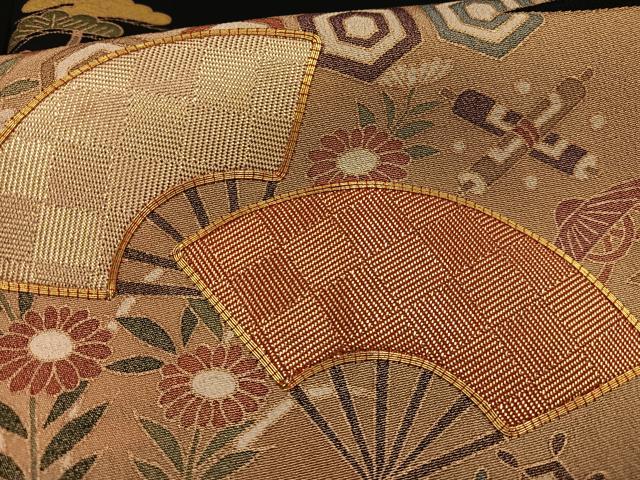 平和屋着物■豪華黒留袖 作家物 龍谷 佐賀錦 駒刺繍 扇宝尽くし花文 金彩 正絹 逸品 AABF1193oa