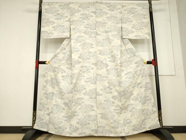 平和屋着物●本場結城紬　重要無形文化財　100亀甲　エ霞草花文　正絹　逸品　AABF1323ck